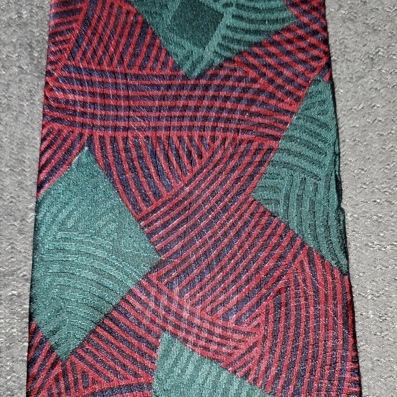 Red Tie with Green Squares - NEW - Picture 3 of 7